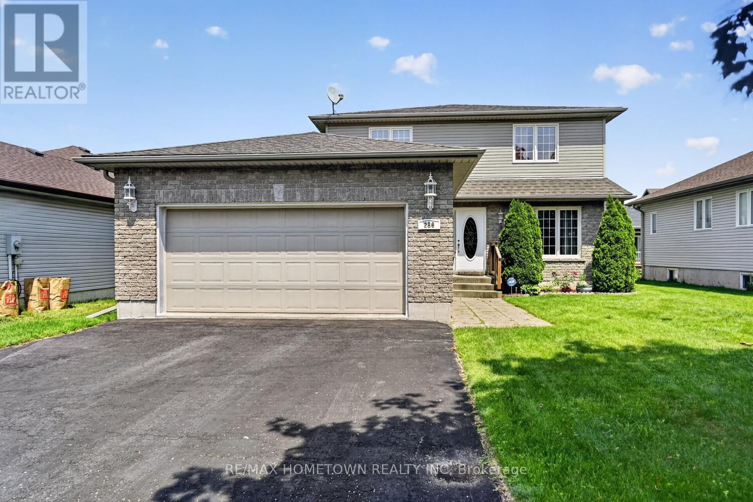 Property Photo: 286 Beley Street ON K6V 7M8