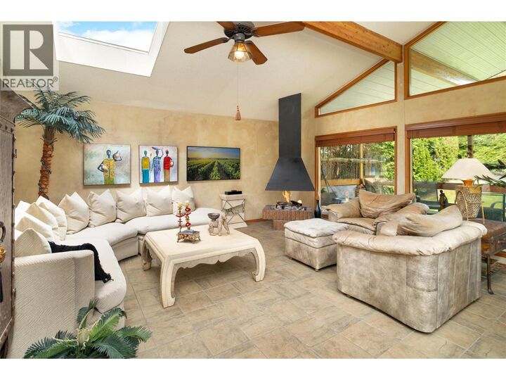 Property Photo: 1109 Pinecrest Lane BC V1Y 4L4
