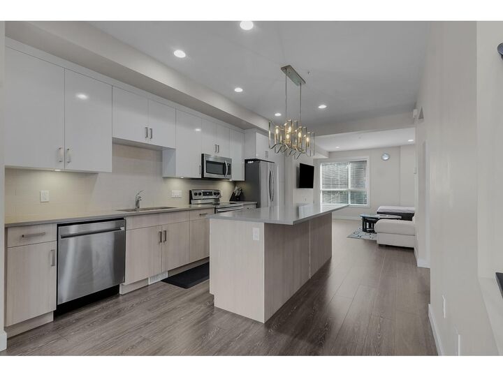 Photo de la propriété: 8413 Midtown Way 9 BC V2P 0G7