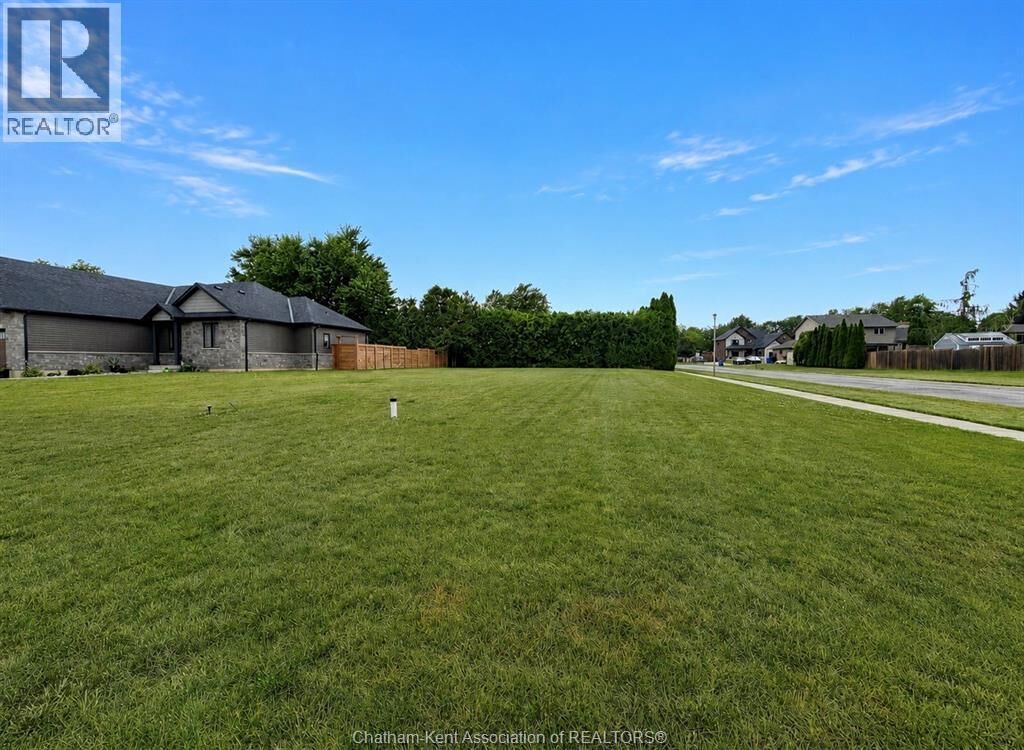 Property Photo:  93 Sleepy Meadow Drive  ON N0P 1A0 