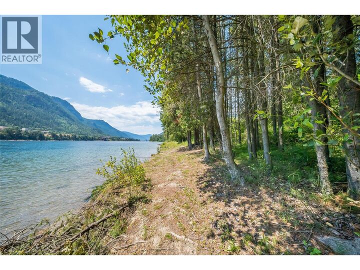 Property Photo: 3824 Broadwater Road BC V0G 1X0