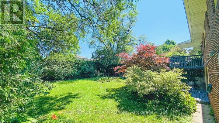 Property Photo: 11 Danville Drive ON M2P 1H7