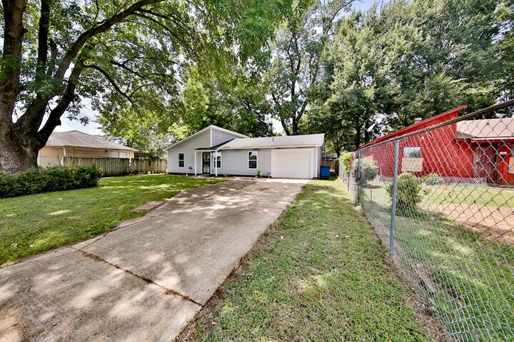 Property Photo:  905 Mimosa Drive  AR 72301 