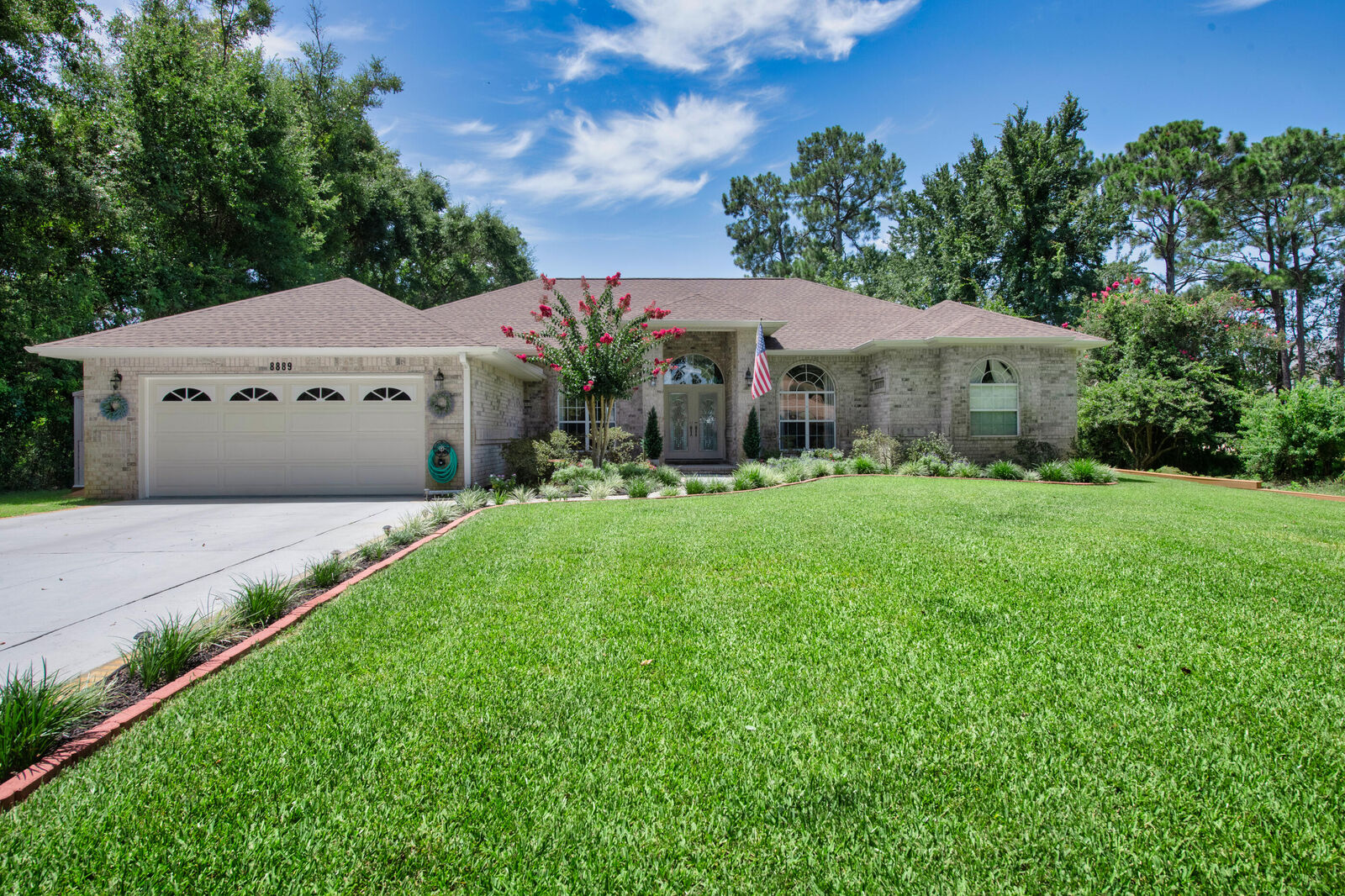 Property Photo: 8889 Bahia Vista Lane FL 32566
