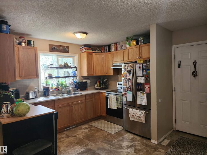 Property Photo: 4806 52 Avenue AB T0A 1A0