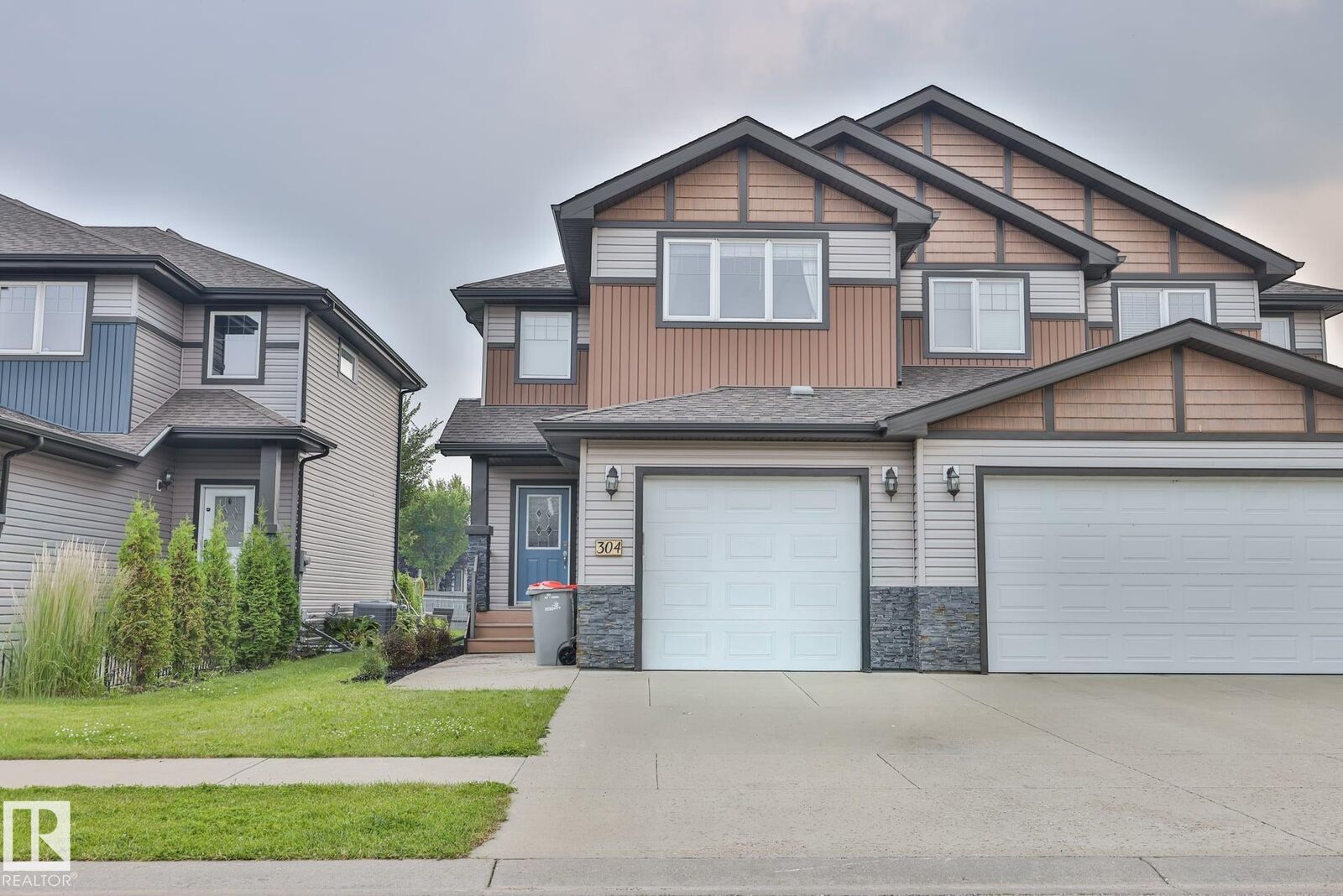 Property Photo: 304 Genesis Villa(S) AB T7Z 0J6