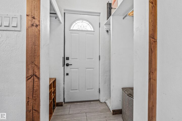 Property Photo:  4917 50 Street  AB T0B 0S0 