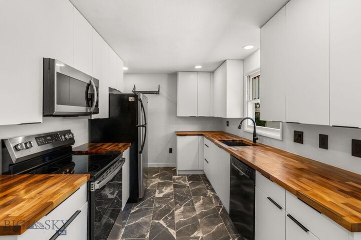 Property Photo:  439 N 10th Avenue  MT 59715 