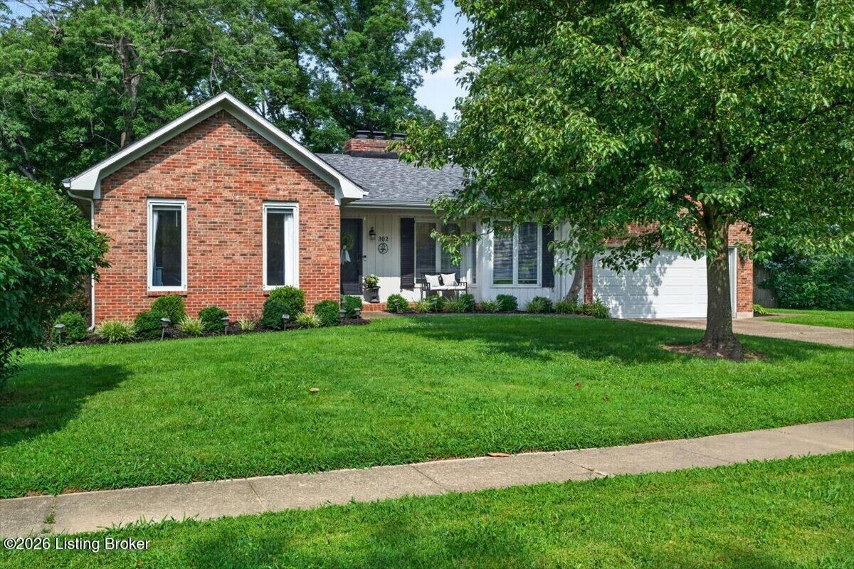 Property Photo: 302 Blue Ridge Rd KY 40223