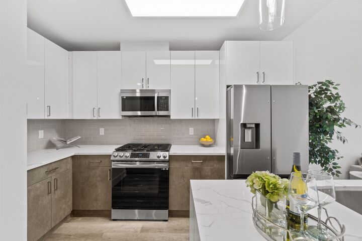 Property Photo: 412 Whiton St 707 NJ 07304