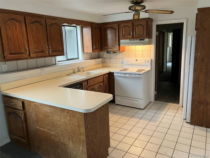 Property Photo:  21 Wallace Road  NY 10560 