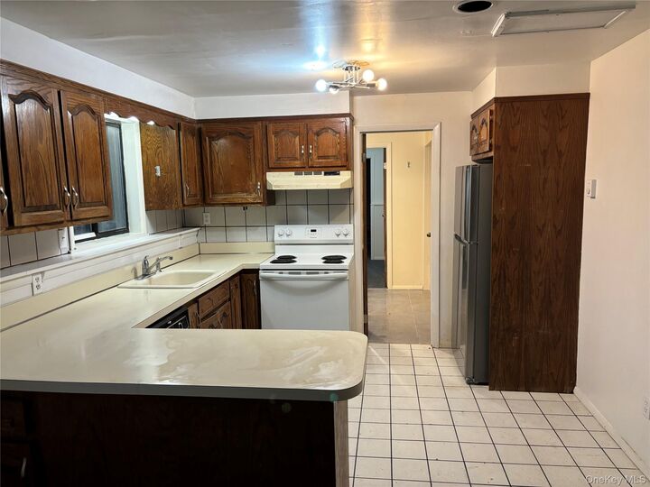 Property Photo:  21 Wallace Road  NY 10560 
