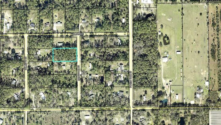 Property Photo: 2828 Briarwood Street FL 32110