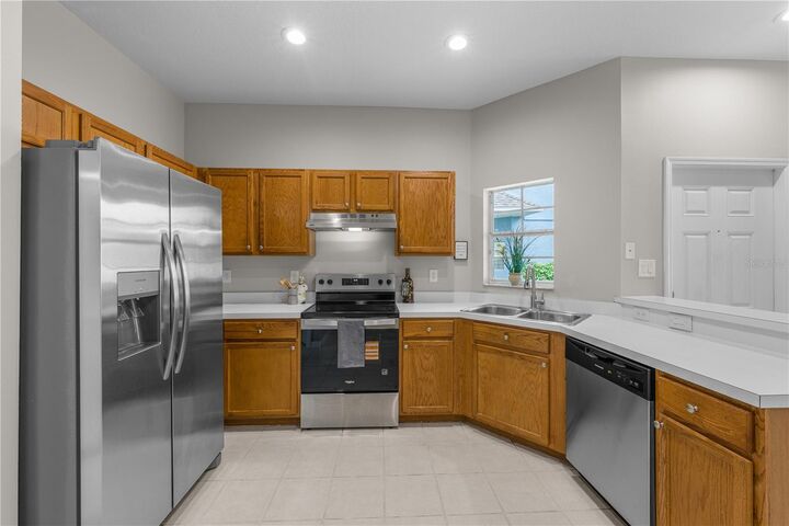 Property Photo: 12948 Kings Crossing Drive FL 33534