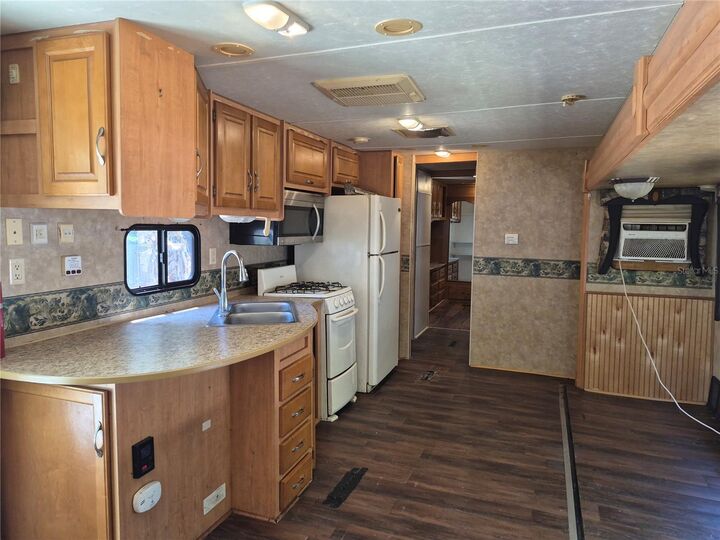 Property Photo:  3000 Clarcona Road 530  FL 32703 