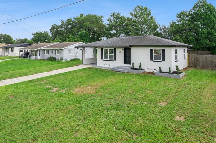 Property Photo: 2230 SE 1st Street FL 32763