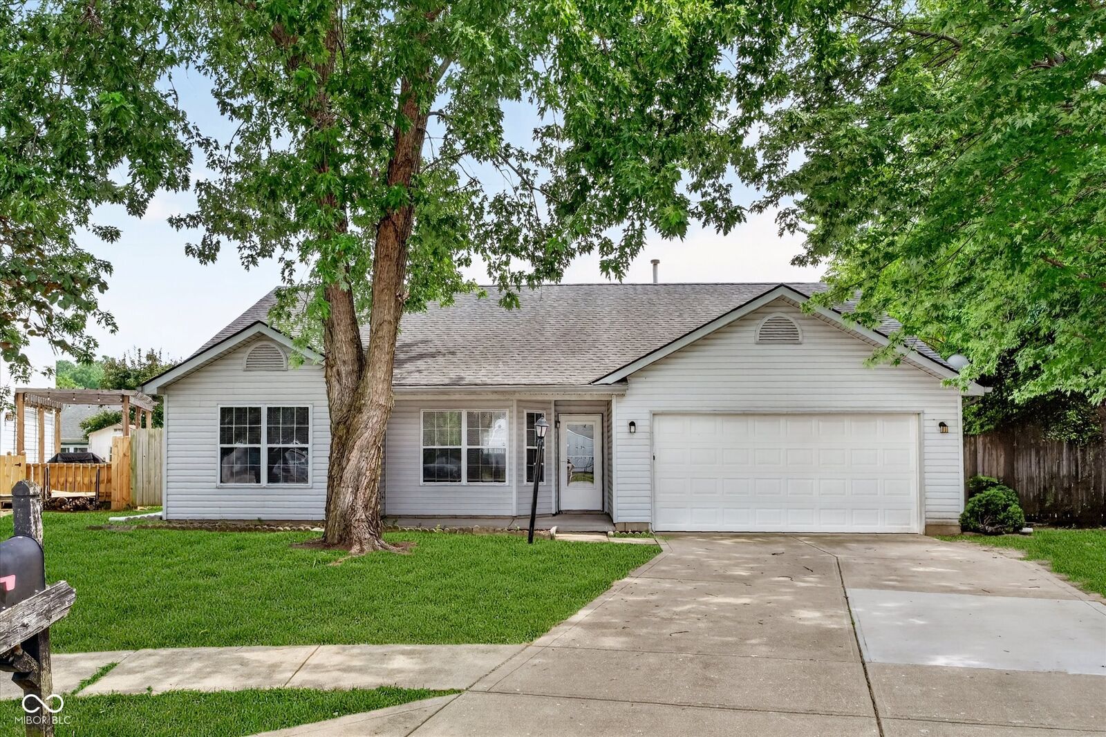 Property Photo: 3113 Hodson Court IN 46241