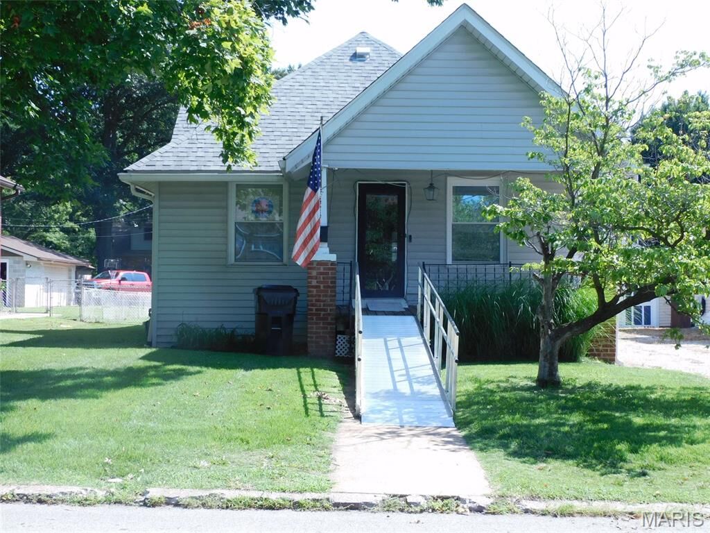 Property Photo: 412 S Virginia Avenue IL 62220