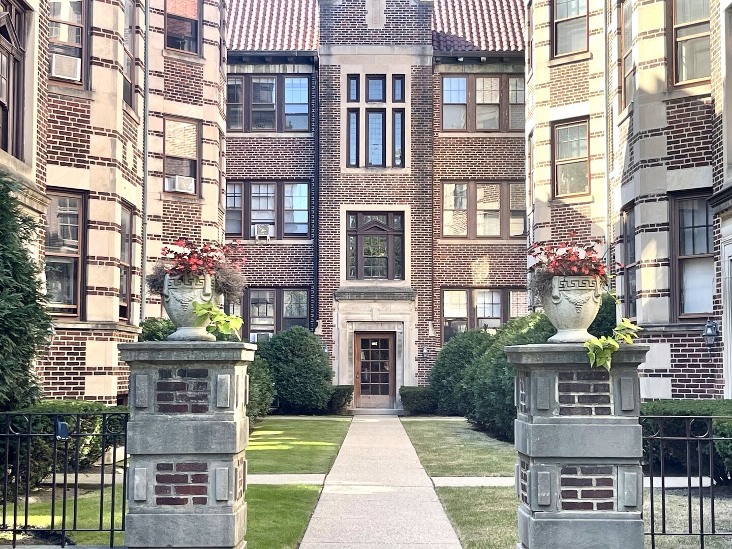 Property Photo: 626 Sheridan Road 3 IL 60202