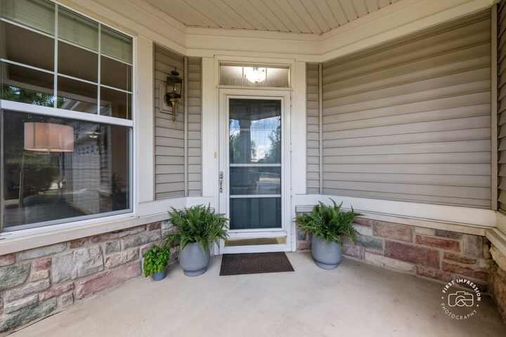 Property Photo: 4037 Candlewood Lane 4037 IL 60564