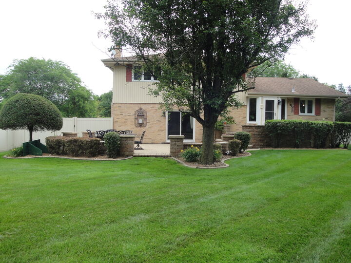 Property Photo: 18916 Creekview Lane IL 60448