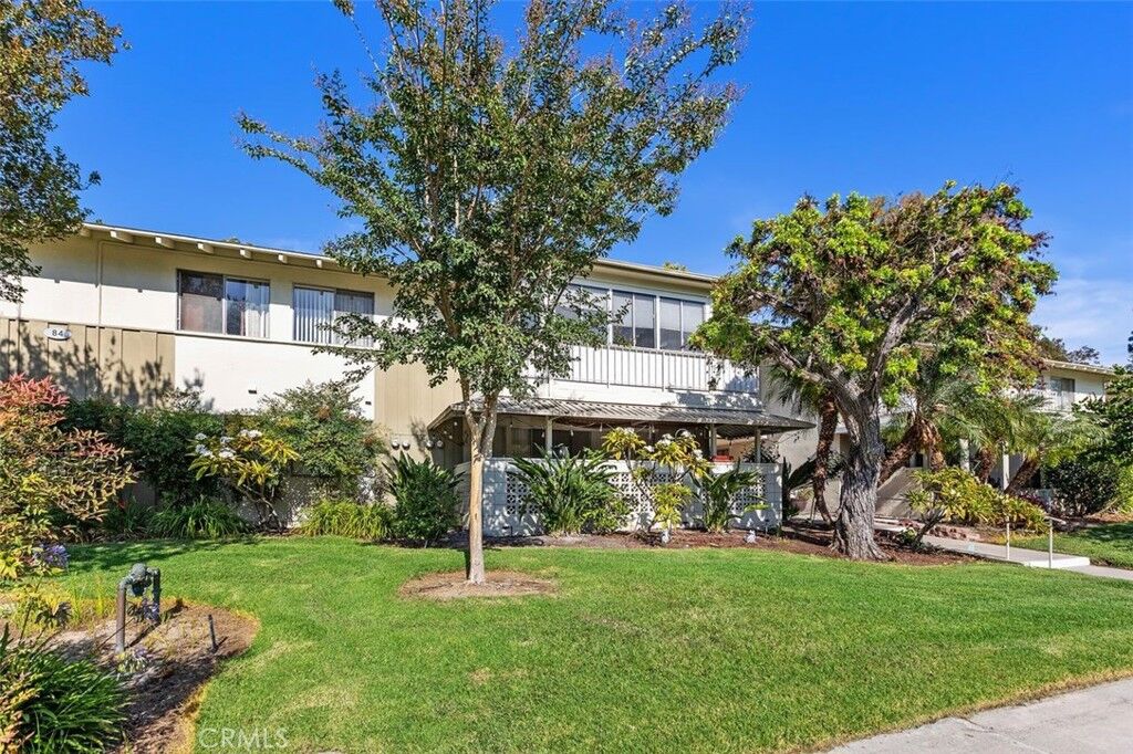 Property Photo: 84 Calle Aragon P CA 92637