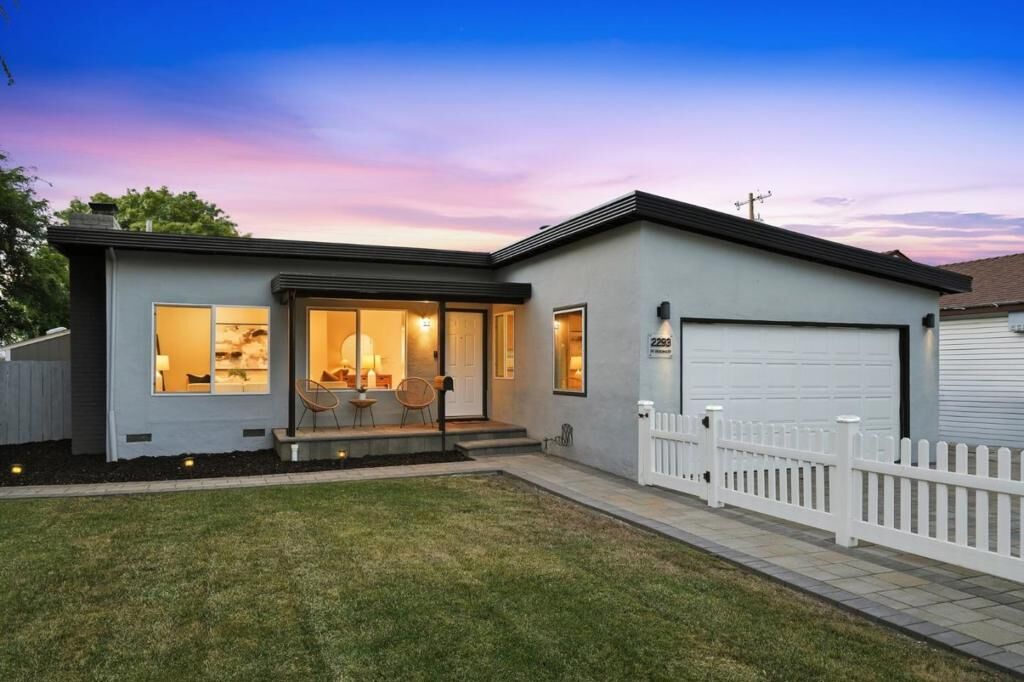 Property Photo: 2293 W Hedding Street CA 95128