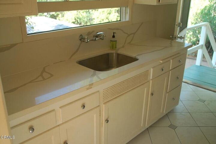 Property Photo: 1637 Raymond Hill Road CA 91030