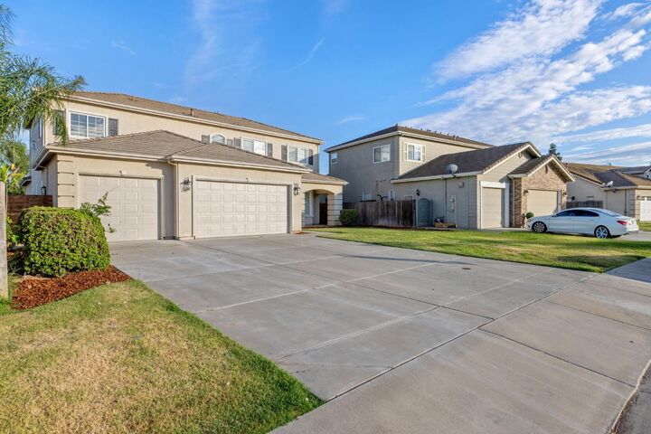 Property Photo:  938 Ruby Way  CA 95334 