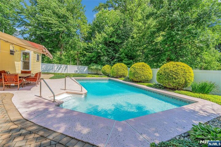 Property Photo:  9 Fairway Avenue  NJ 07630 