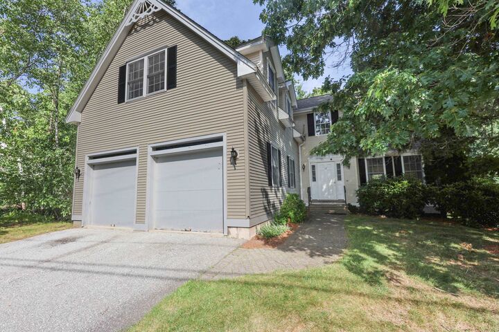 Property Photo: 17 Glencliff Way NH 03063