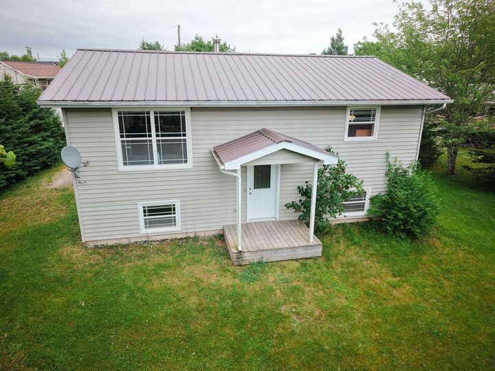 Property Photo:  3 Windcrest Avenue  NS B0N 2J0 