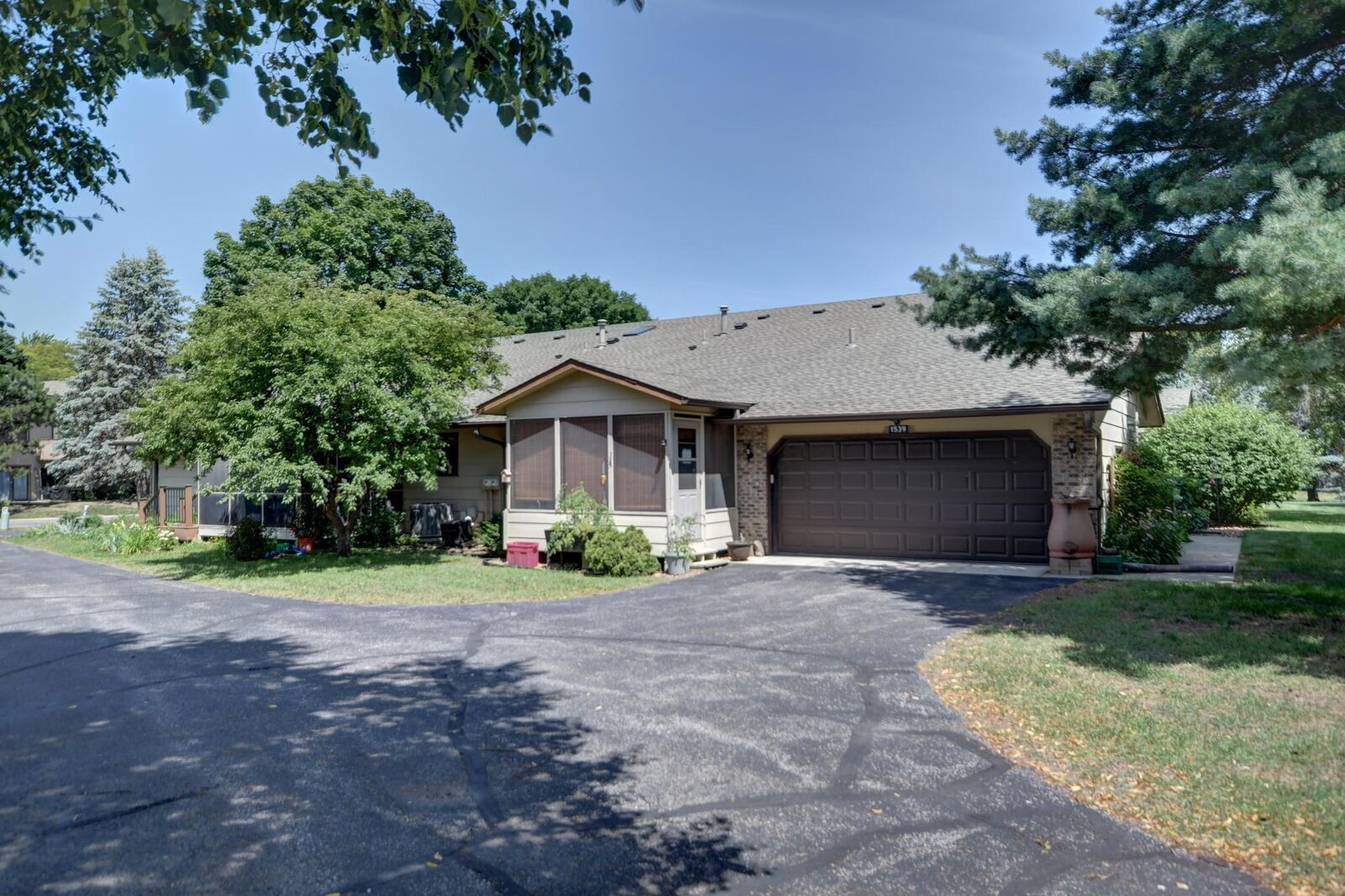 Property Photo: 1539 Pheasantwood Trail MN 55057