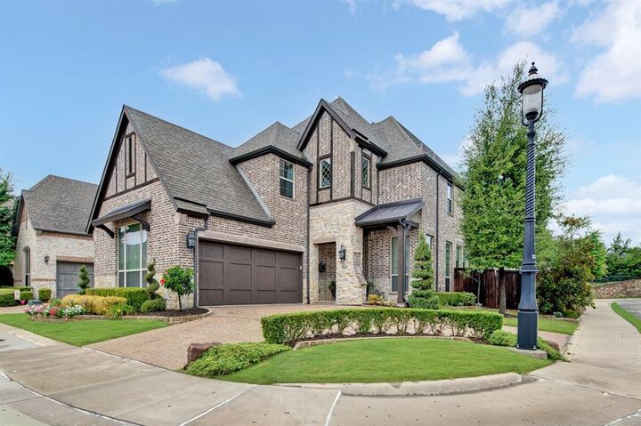 Property Photo: 904 Royal Minister Boulevard TX 75056