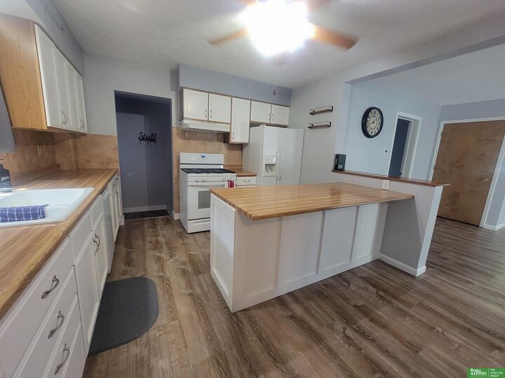 Property Photo: 309 E P NE 68401
