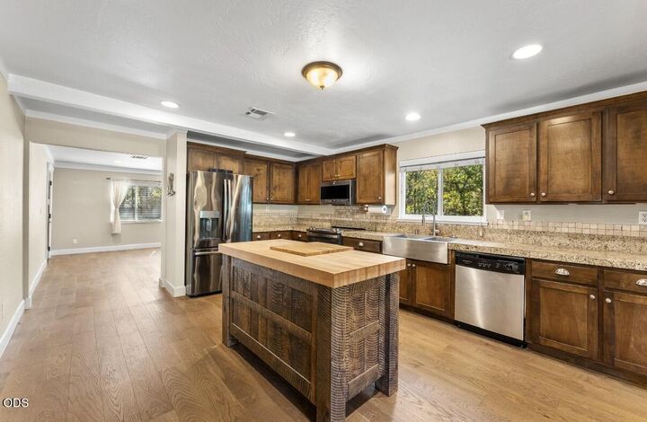 Property Photo: 3889 Williams Highway OR 97527