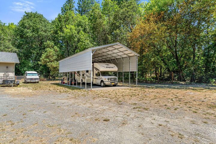 Property Photo: 3889 Williams Highway OR 97527
