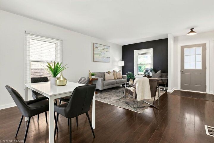 Property Photo: 253 Marlborough Street ON N3S 4T4