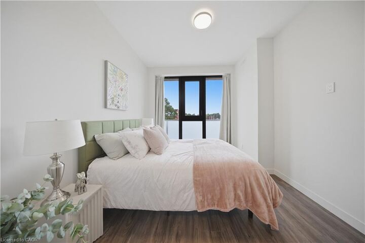 Property Photo:  1055 Weber Street E 304  ON N2A 3Y5 