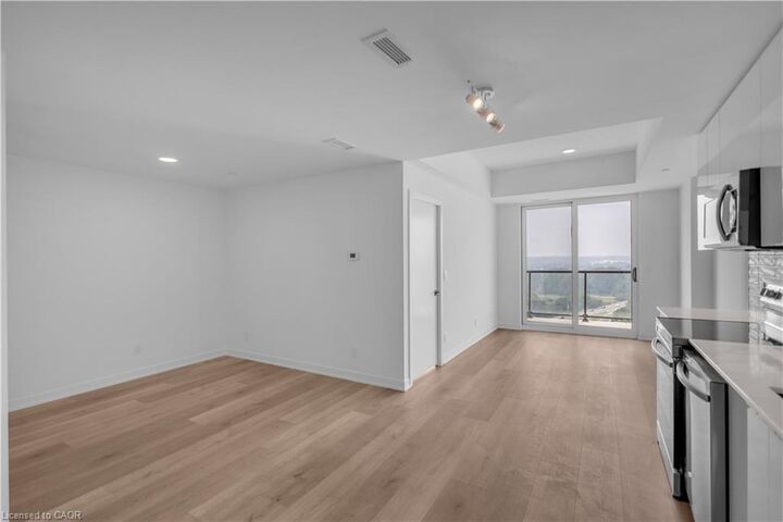 Property Photo: 33 Erie Avenue 1615 ON N3S 0K7