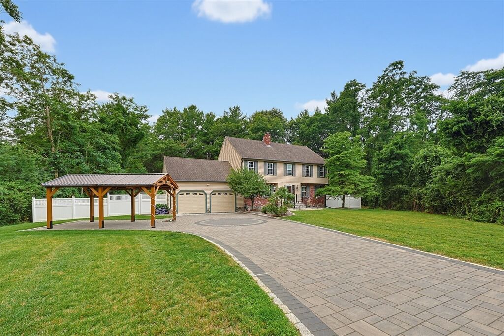 Property Photo:  5 Saw Mill Pond Road  MA 02067 