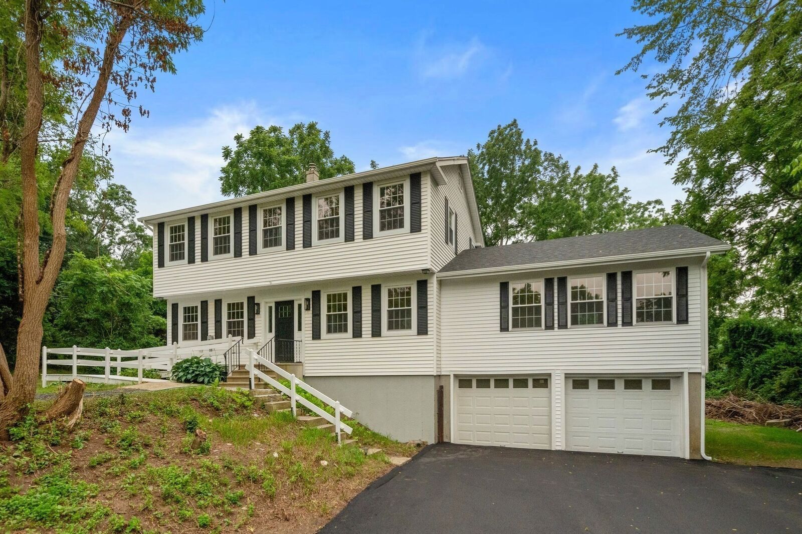 Property Photo:  125 Bayview Ave  MA 02779 