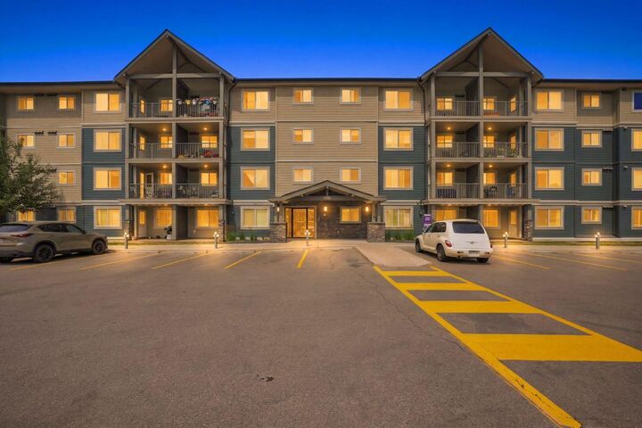 Property Photo: 181 Skyview Ranch Manor NE 3407 AB T3N 0V2