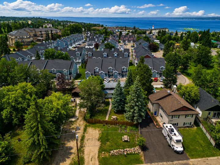 Property Photo: 5224 50 Avenue AB T4S 1E7
