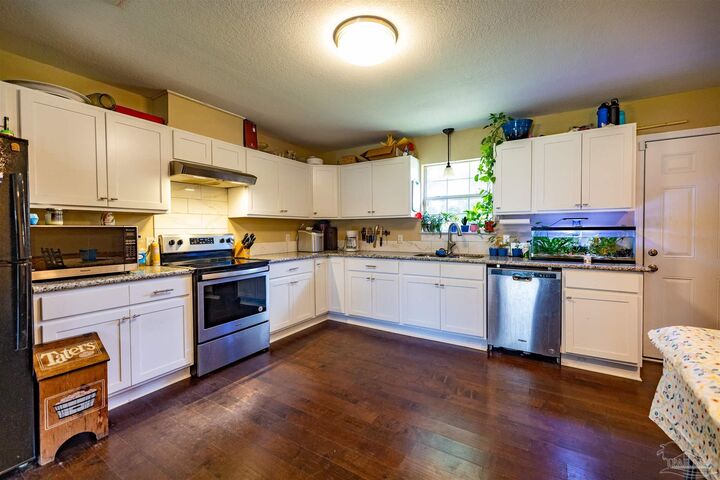 Property Photo:  4351 Castille Ct  FL 32571 