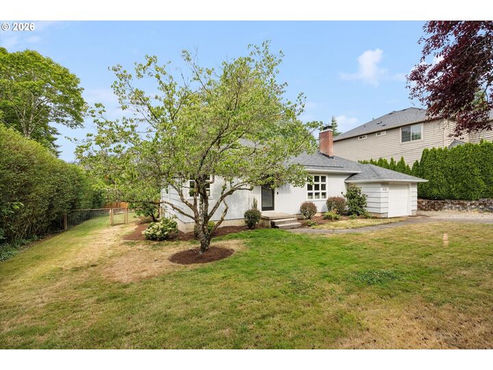 Property Photo: 4127 SW 52nd Ave OR 97221