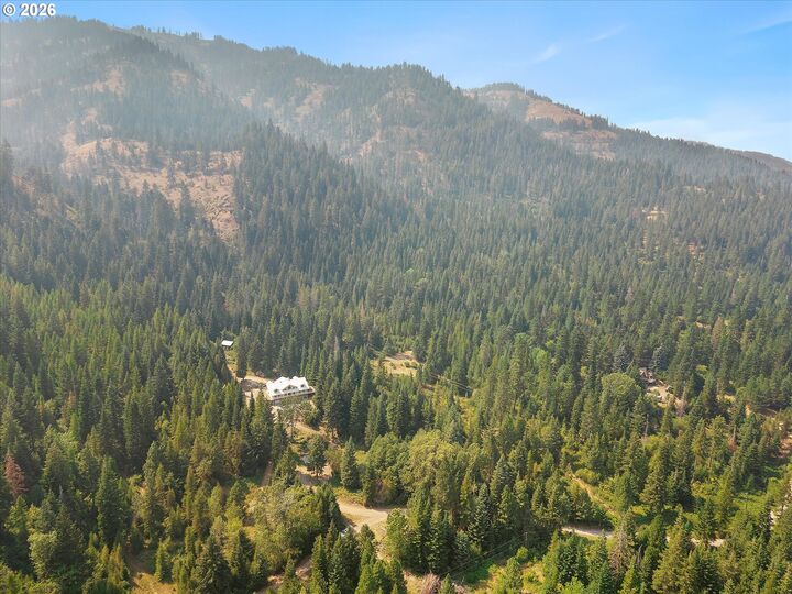 Property Photo: 61980 Dial Ln OR 97876