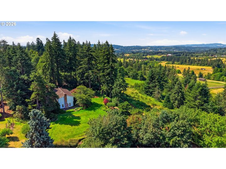 Property Photo: 645 Bergis Rd OR 97034