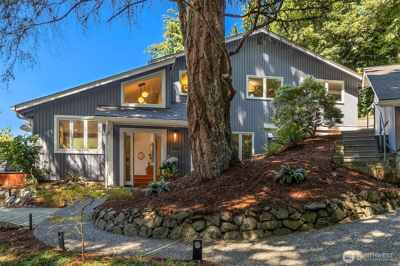 Property Photo: 5610 W Mercer Way WA 98040