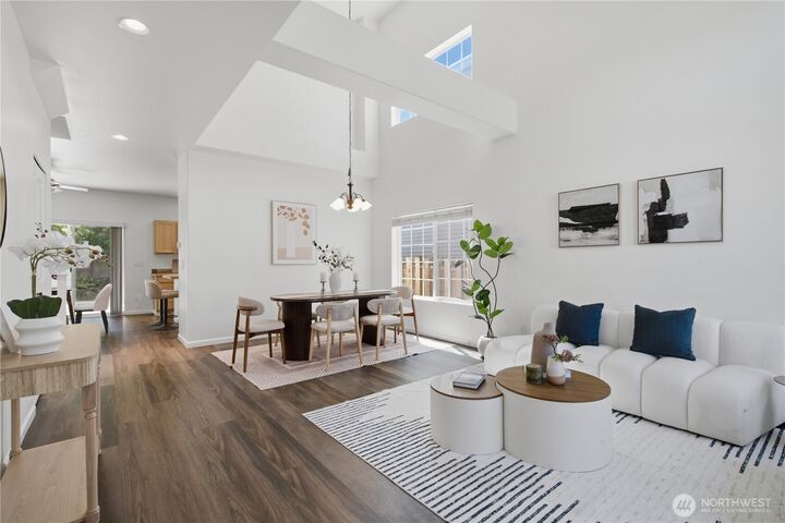 Property Photo: 5928 Elizabeth Avenue SE WA 98092